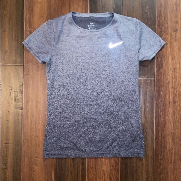 Nike Ladies Shirt   - Picture 1 of 4